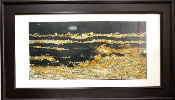 ��ɫ����